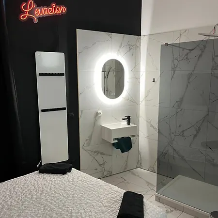 L Evazion Jacuzzi Apartament *
